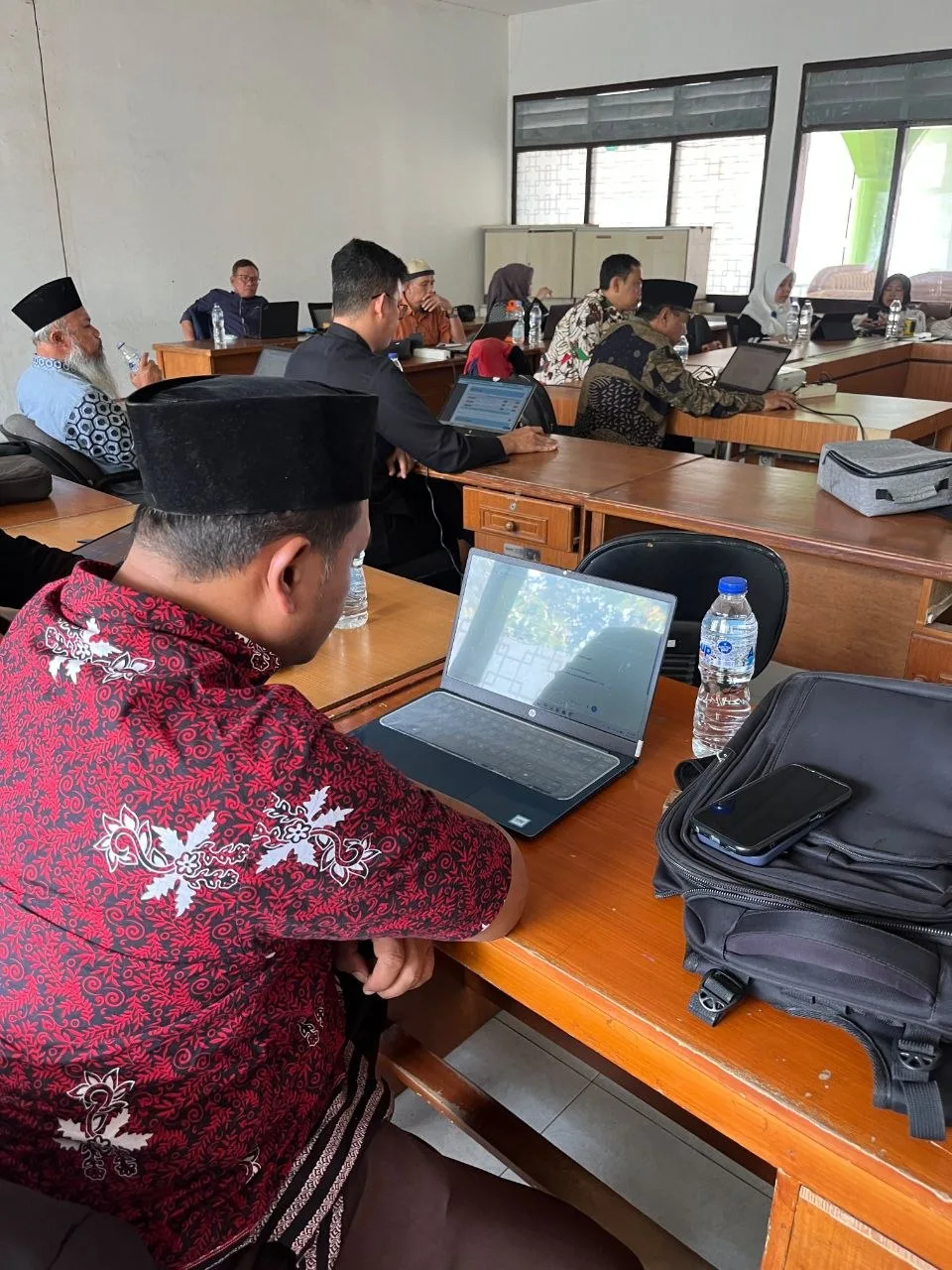 Kunjungan tim marketing dan direksi ke sekolah - foto 16